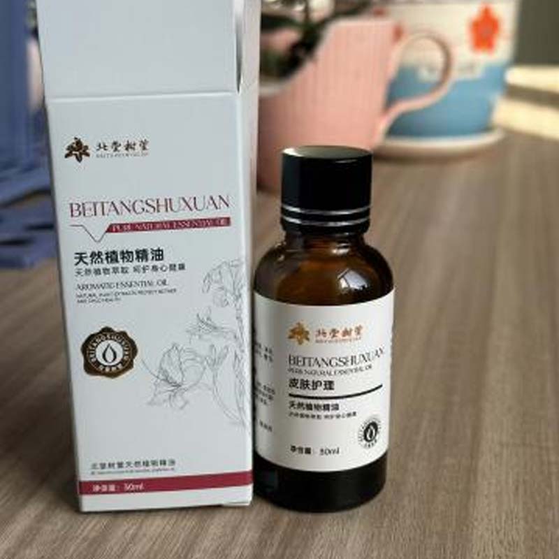 သဘာဝ Astringent နှင့် Balancing Essential Oil